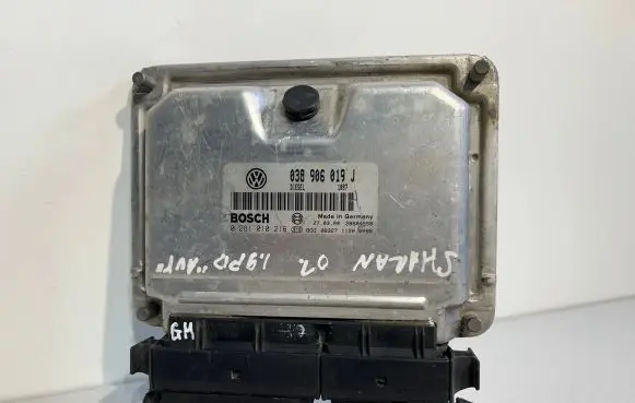 Volkswagen Sharan Engine control unit/module 038906019J 28SA4558 0281010216