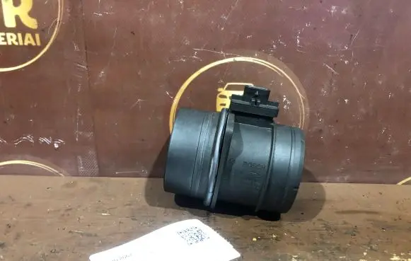Skoda Octavia Mk2 (1Z) Mass air flow meter 0281002956