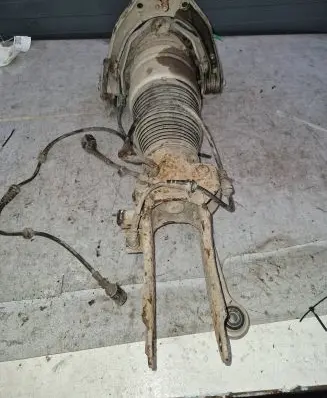 Volkswagen Touareg I Front shock absorber/damper