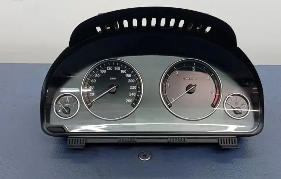 BMW 5 F10 F11 Speedometer (instrument cluster) 9227613