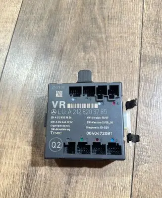 Mercedes-Benz C W204 Door control unit/module A2128203785 A2124423032 A2128203826