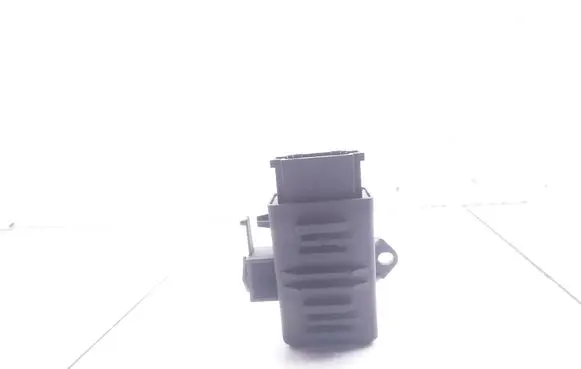 Volkswagen Touareg I Seat heating relay 1K0959772