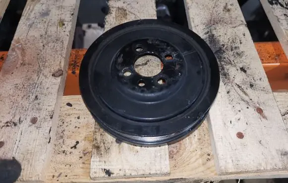 Audi A3 S3 8P Crankshaft pulley 03G105243