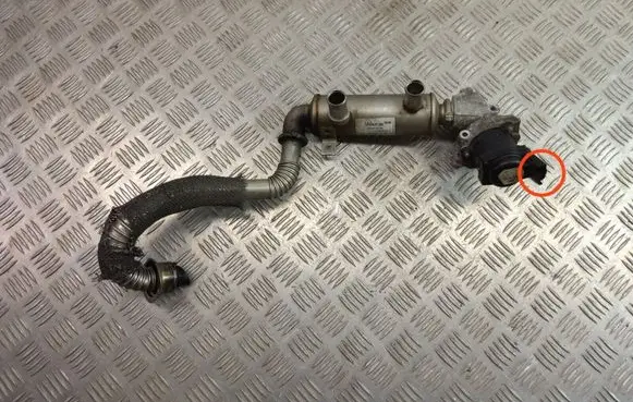 Citroen C4 I EGR valve cooler 9646762280 9660276280