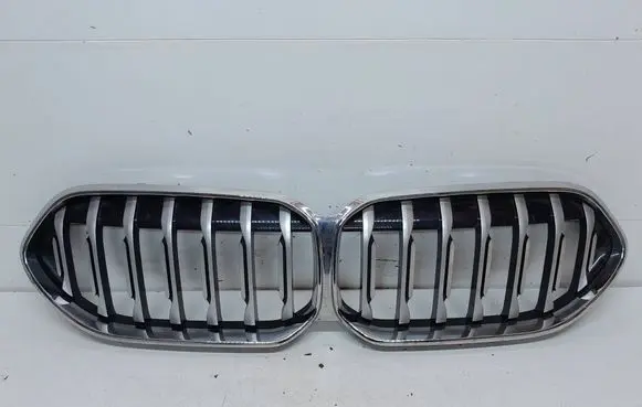 BMW 1 F40 Front bumper upper radiator grill 7476257 7476258