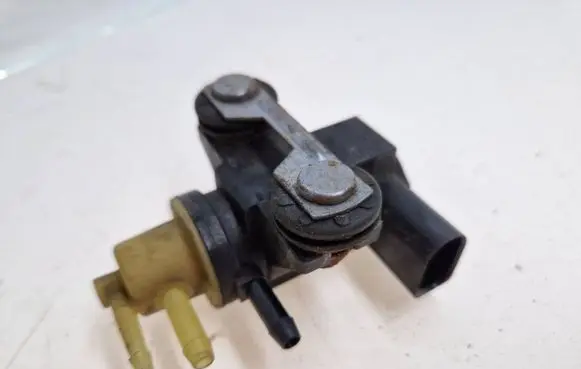 Vacuum valve