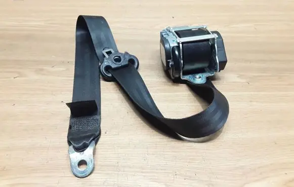 Skoda Octavia Mk2 (1Z) Front seatbelt 1Z0857702C