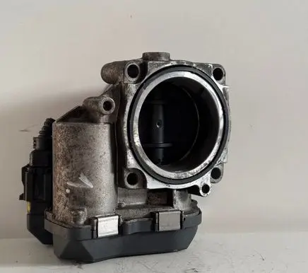 BMW 3 E90 E91 Throttle body valve A2C53145951