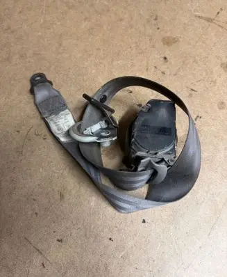 Volkswagen Sharan Rear seatbelt 7M3857811 560048929 12030152