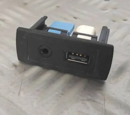 Mercedes-Benz Sprinter W906 USB socket connector A4478200087 20453248