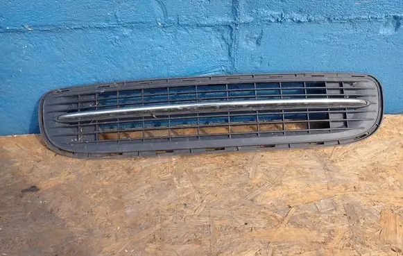 Mini One - Cooper Coupe R56 Front bumper lower grill 7250785 16614910