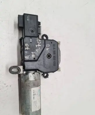 Mercedes-Benz A W168 Wiper motor A1688204110
