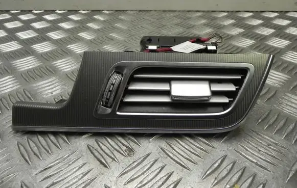 Mercedes-Benz E W212 Rear air vent grill A2128303454 T8483