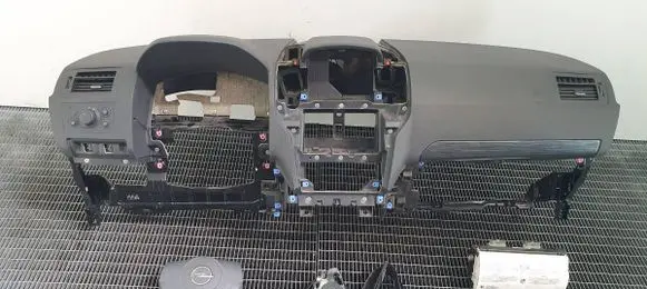 Opel Zafira A Dashboard