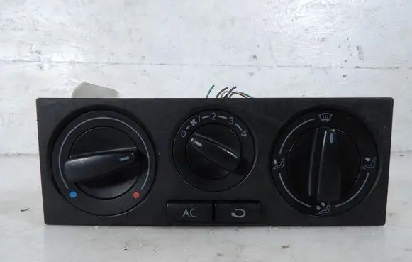 Volkswagen Golf IV Climate control unit