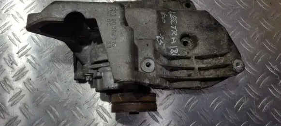 Opel Vectra B Engine mounting bracket 90502770