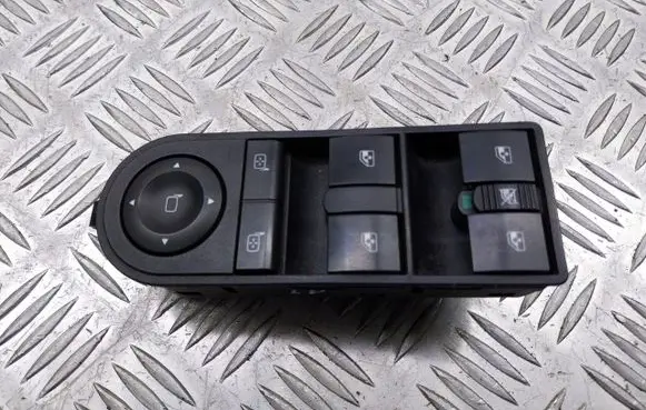 Opel Zafira B Front door window switch trim 13228699