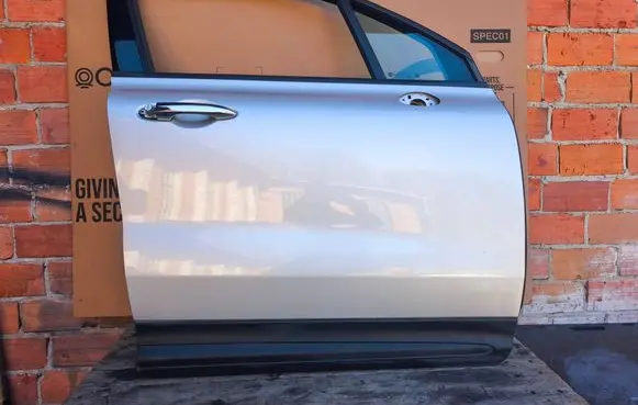 Fiat 500X Front door 