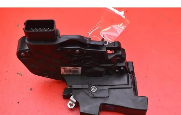 Volvo S80 Front door lock 31416681