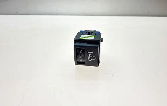 Toyota Yaris Cross Headlight level height control switch 6950C25B