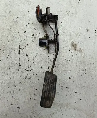 Mitsubishi Pajero Accelerator throttle pedal