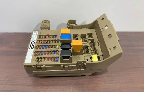 Subaru Ascent Fuse module 82201XC22A X22