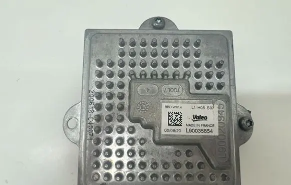 Jeep Grand Cherokee Headlight ballast module Xenon L90035854 L90020945 BBDWK14
