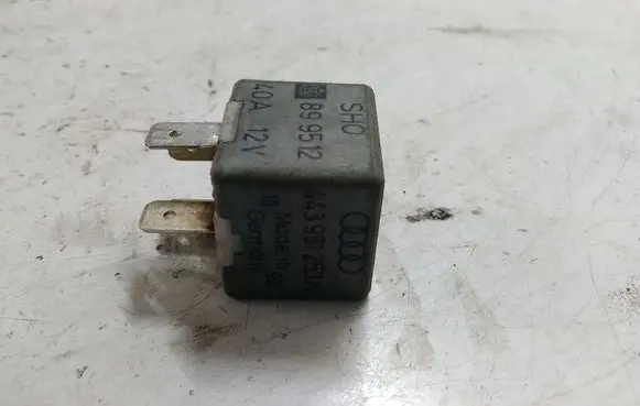 Audi A6 S6 C4 4A Other relay 443951253K