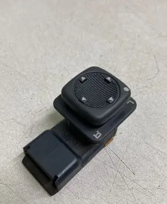 Volkswagen PASSAT B4 Wing mirror switch 321959565 357959565 357959565A