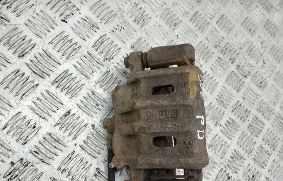 Mitsubishi Outlander Front brake caliper