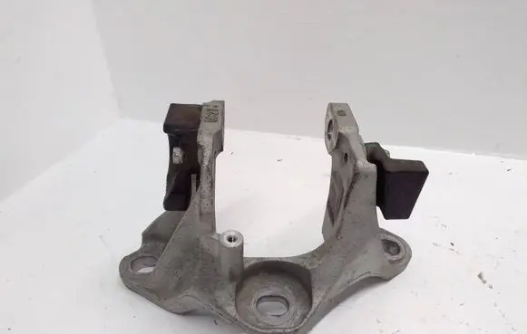 Mazda CX-3 Gearbox mounting bracket DB2T39081