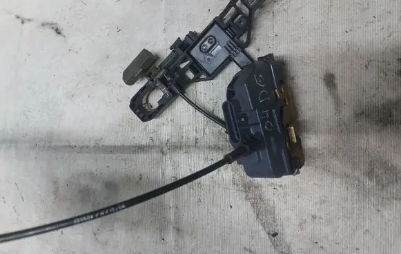 Renault Espace - Grand espace IV Rear door lock 017959298