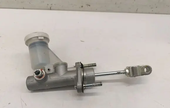 Mitsubishi L200 Clutch slave cylinder 