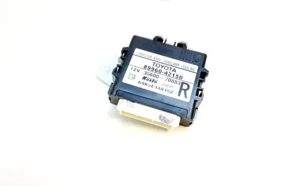 Toyota RAV 4 (XA40) Light module LCM 8996042150