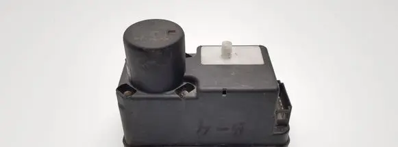 Volkswagen PASSAT B4 Central locking vacuum pump 1H0962257E