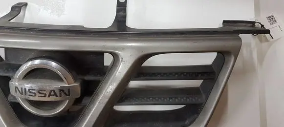 Nissan X-Trail T30 Front grill 623108H700