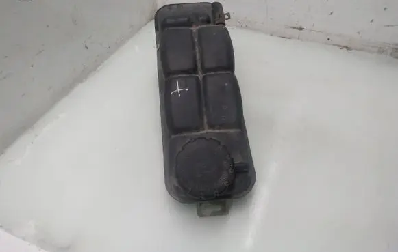 Mercedes-Benz E W210 Coolant expansion tank/reservoir 2105000349