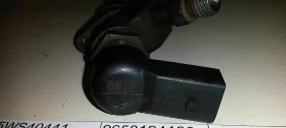Fuel injector