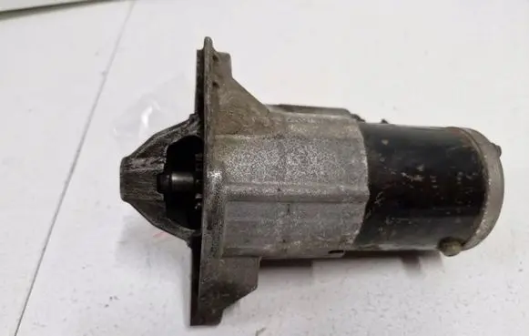 Renault Trafic III (X82) Starter motor 233003248R