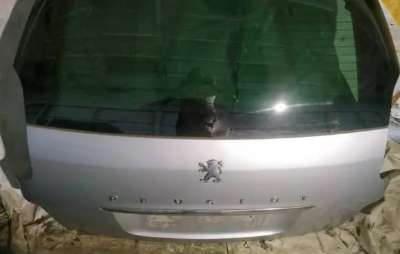 Peugeot 807 Tailgate/trunk/boot lid pilkas