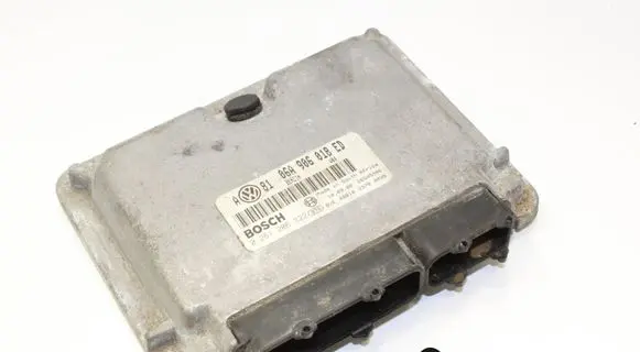 Volkswagen Golf IV Engine control unit/module 0261206322 06A906018ED