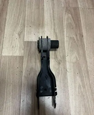 Rear control arm