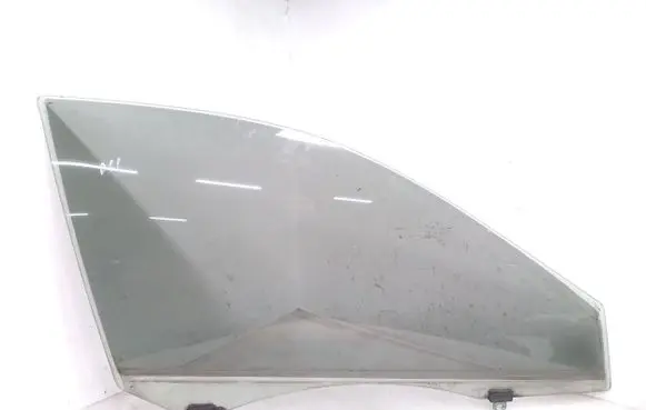 Toyota Camry Front door window glass four-door