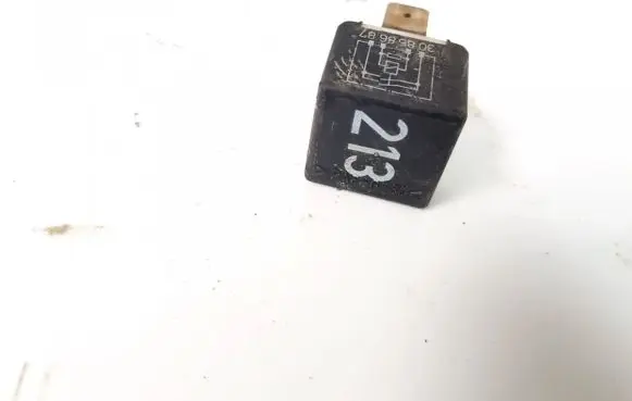 Audi A4 S4 B5 8D Other relay 443951253j 899511