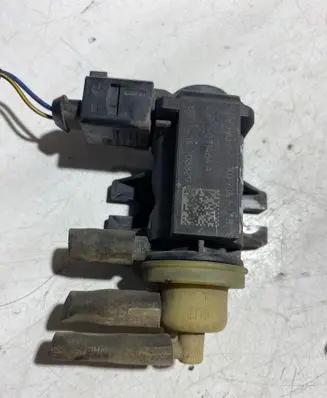 Volkswagen PASSAT B7 Turbo solenoid valve 1K0906627B