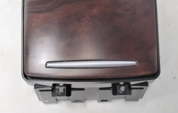 Cup holder front