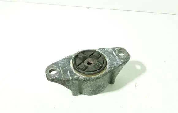 Mazda 3 I Front shock absorber mounting bracket 3N6118A116AA 3M5118A116AB