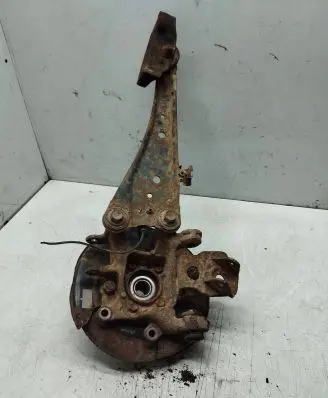 Toyota RAV 4 (XA30) Rear wheel hub spindle/knuckle 