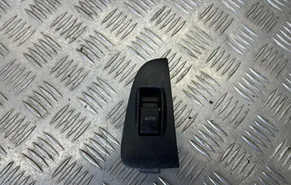 Toyota Avensis T250 Electric window control switch 7427105020