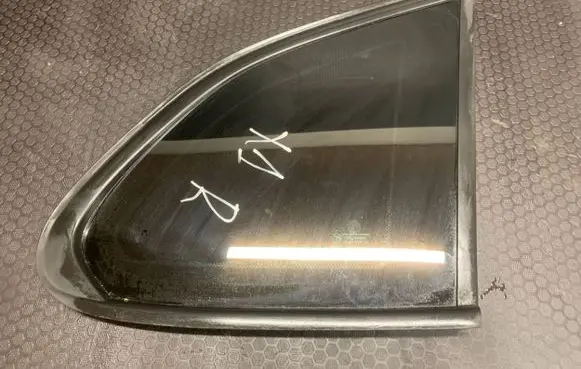 BMW X1 E84 Rear side window 43R006723 E00025520C